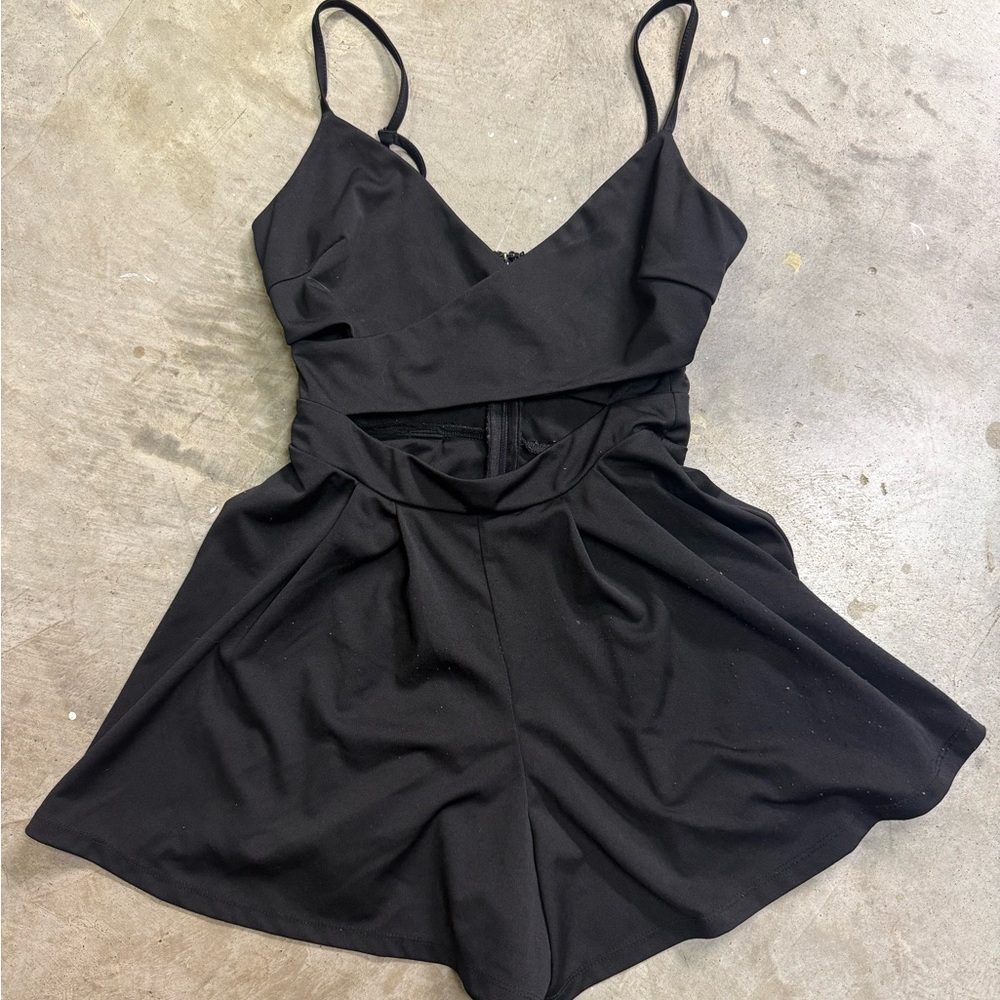 L'ATISTE Elegant Black Romper